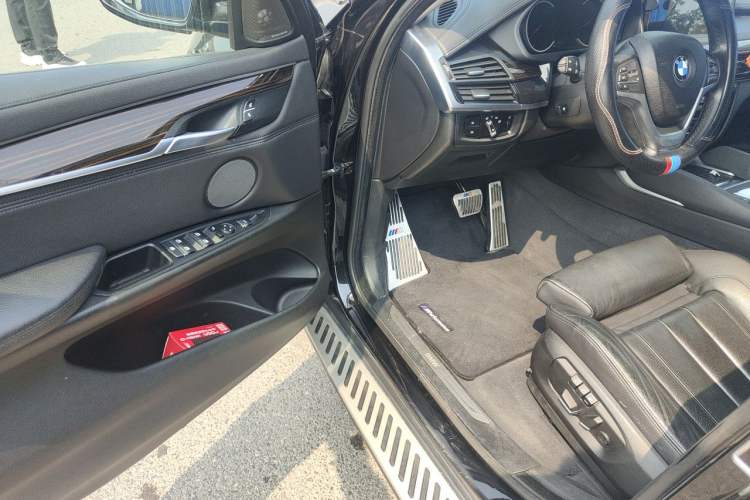 Used BMW X6 2017 xDrive35i Luxury Edition Driver Seat