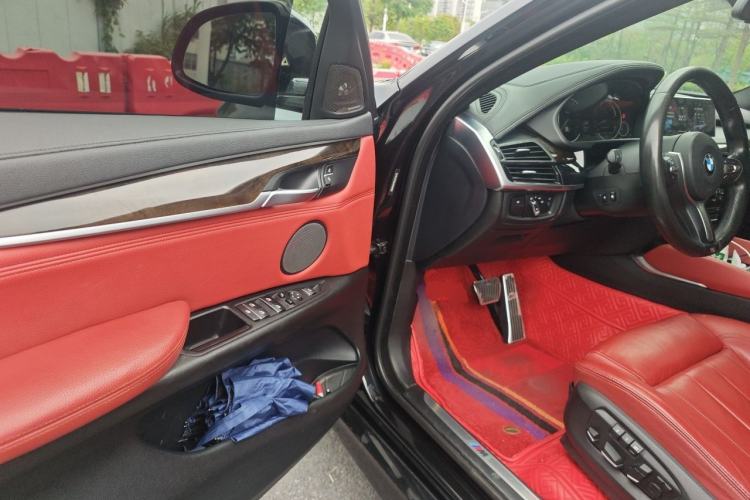 Used BMW X6  Driver Seat
