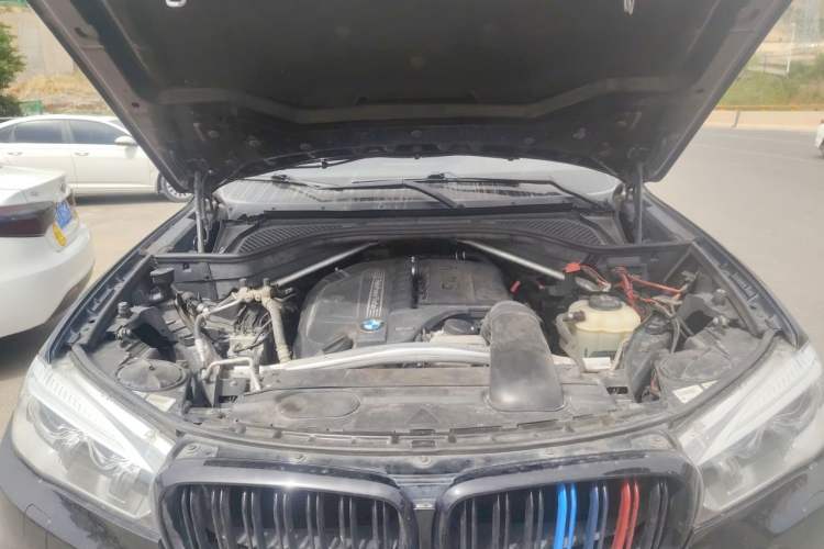 Used BMW X6 2017 xDrive35i M Sport Middle East Engine Bay