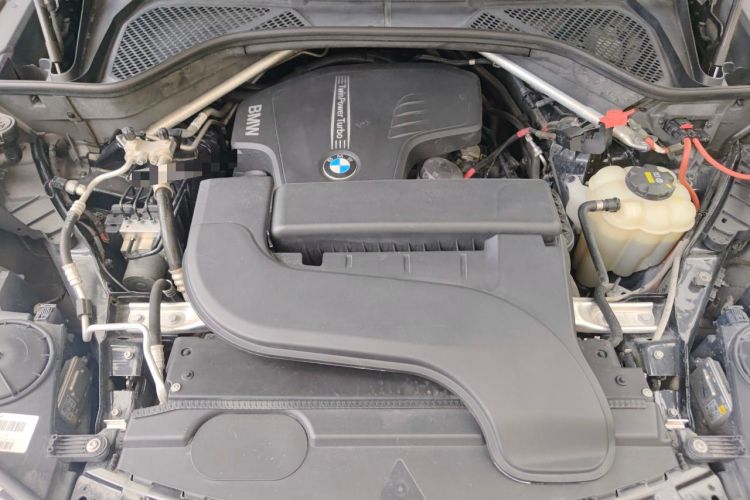 Used BMW X6 2017 xDrive28i Engine Bay