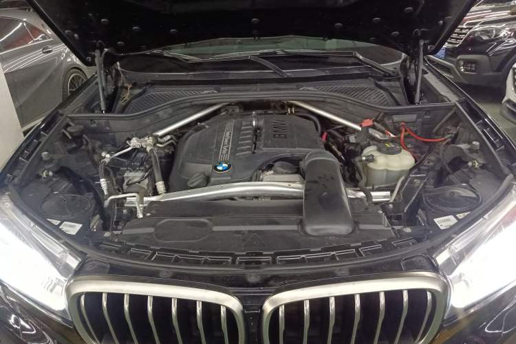 Used BMW X6 2017 xDrive35i Leading Model Engine Bay