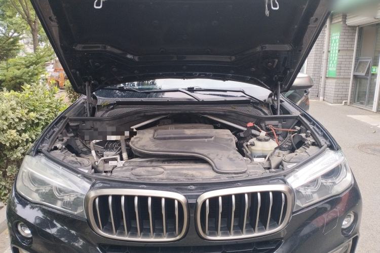 Used BMW X6 2017 xDrive28i Engine Bay