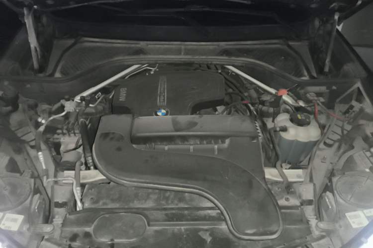 Used BMW X6 2017 xDrive28i Engine Bay