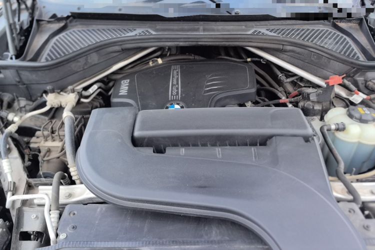 Used BMW X6 2017 xDrive28i Engine Bay