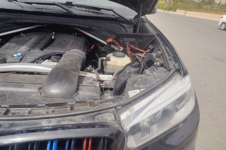 Used BMW X6 2017 xDrive35i M Sport Middle East Engine Bay Left
