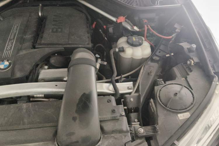 Used BMW X6 2017 xDrive35i Leading Model Engine Bay Left