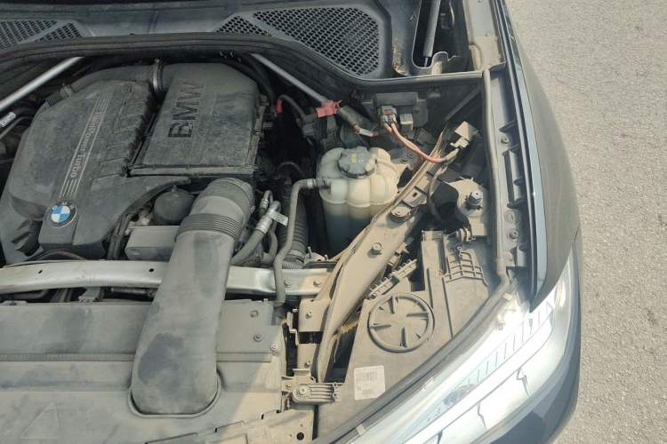 Used BMW X6 2017 xDrive35i Luxury Edition Engine Bay Left