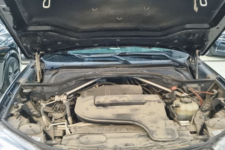 Used BMW X6 2017 xDrive28i Engine Bay