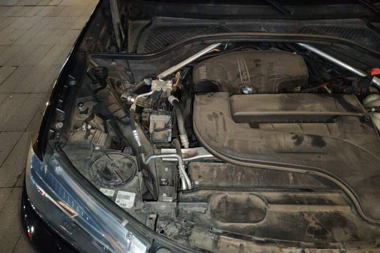 Used BMW X6 2017 xDrive28i Engine Bay Right
