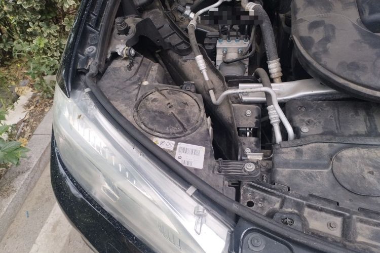 Used BMW X6 2017 xDrive28i Engine Bay Right