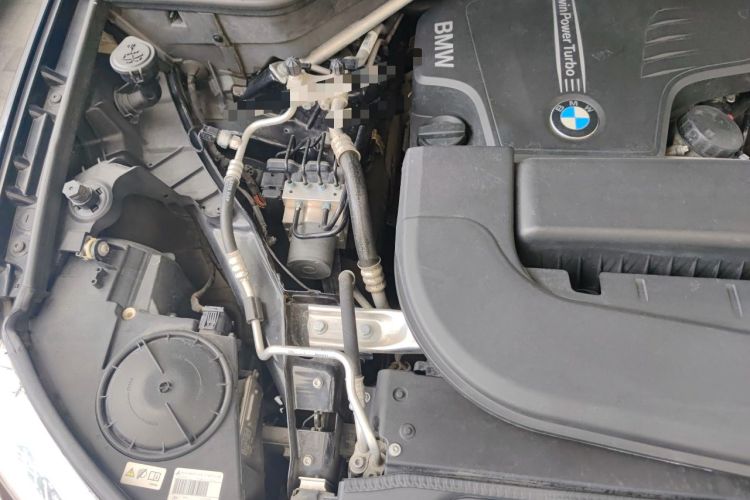 Used BMW X6 2017 xDrive28i Engine Bay Right