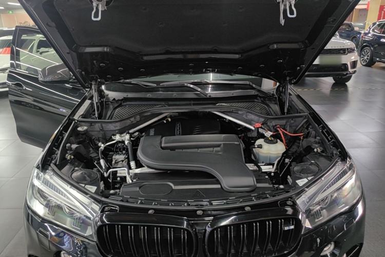 Used BMW X6 2017 xDrive28i Engine Bay