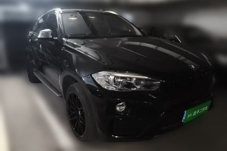 Used BMW X6 2017 xDrive35i Leading Model Front Right 45 Deg