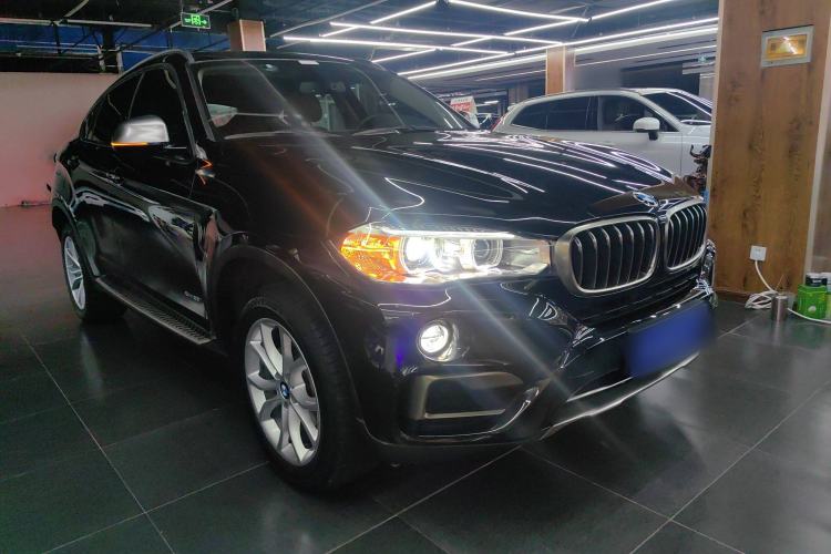 Used BMW X6 2017 xDrive28i Front Right 45 Deg
