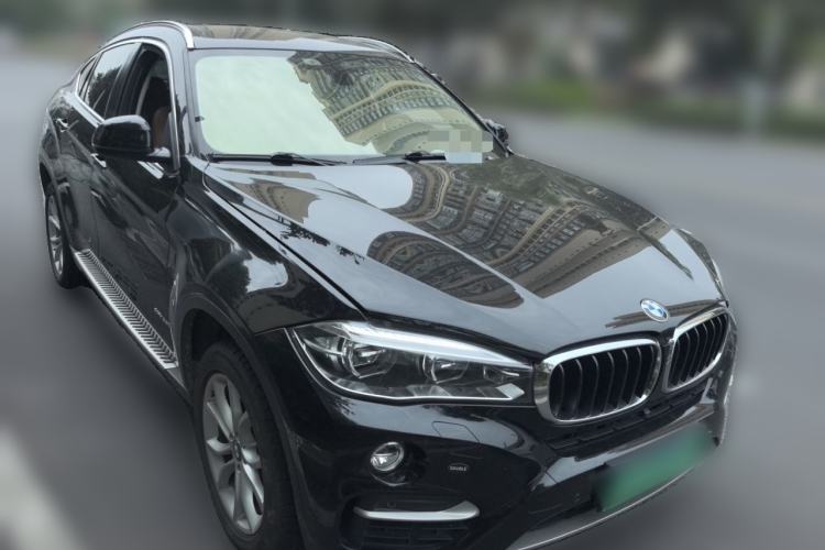 Used BMW X6  Front Right 45 Deg