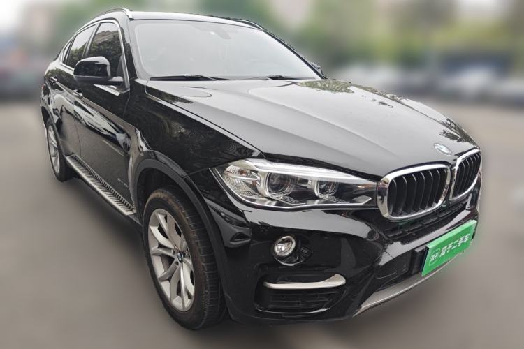 Used BMW X6  Front Right 45 Deg