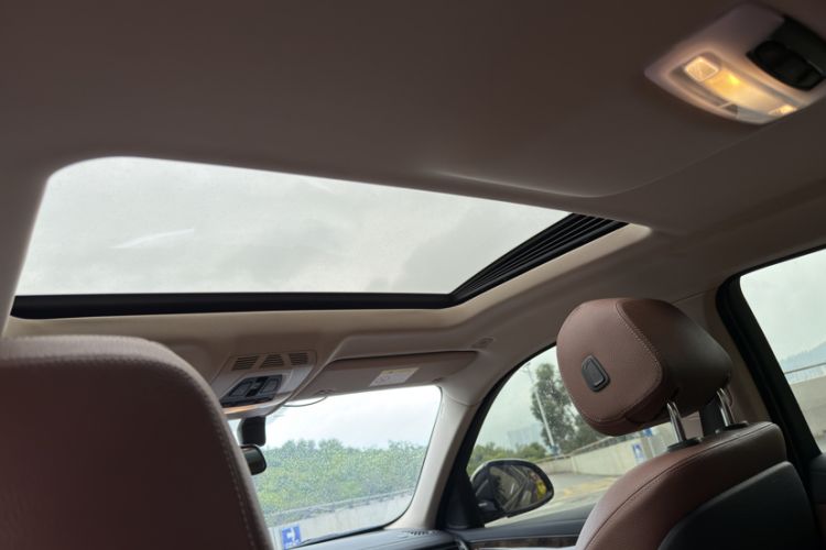 Used BMW X6 2017 xDrive28i Headliner