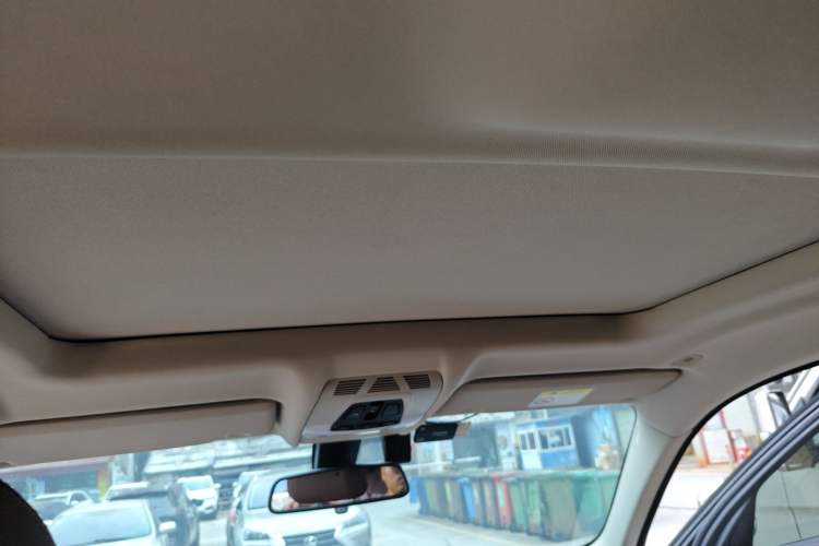 Used BMW X6 2017 xDrive28i Headliner