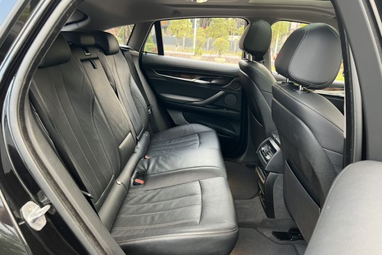 Used BMW X6 2017 xDrive28i Interior 10