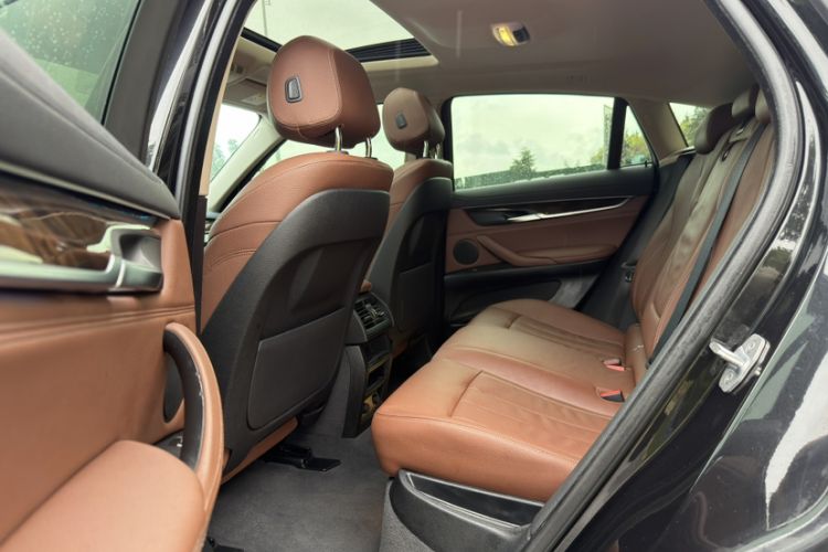 Used BMW X6 2017 xDrive28i Interior 10