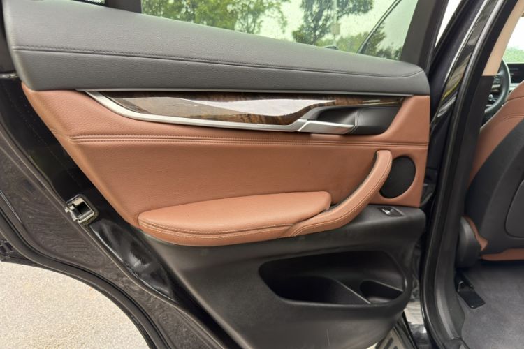 Used BMW X6 2017 xDrive28i Interior 11