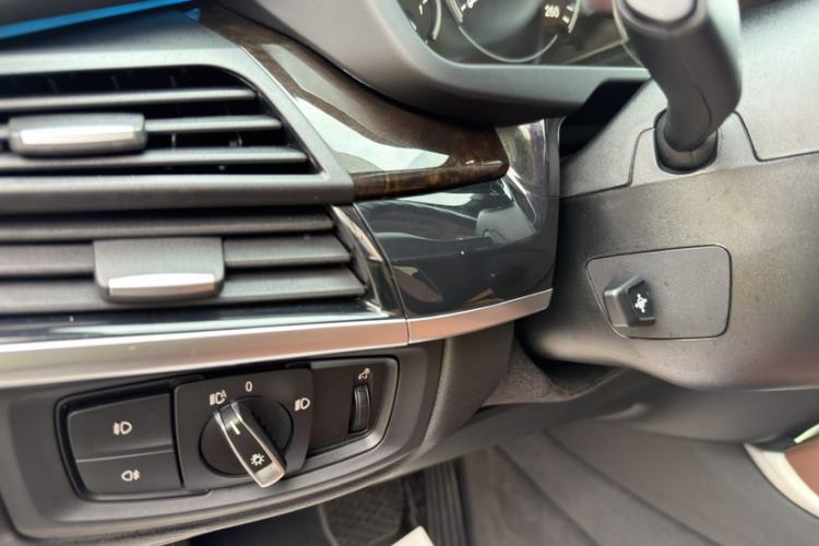 Used BMW X6 2017 xDrive28i Interior 2