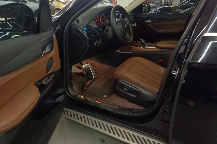 Used BMW X6 2017 xDrive35i Leading Model Interior 3
