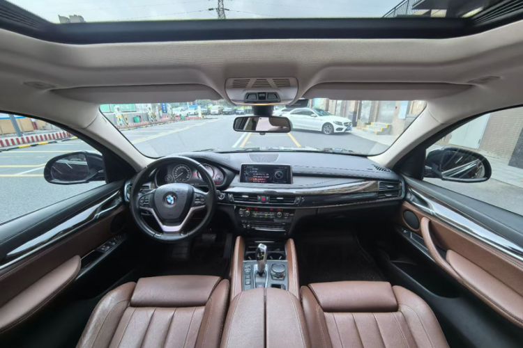 Used BMW X6 2017 xDrive28i Interior 3