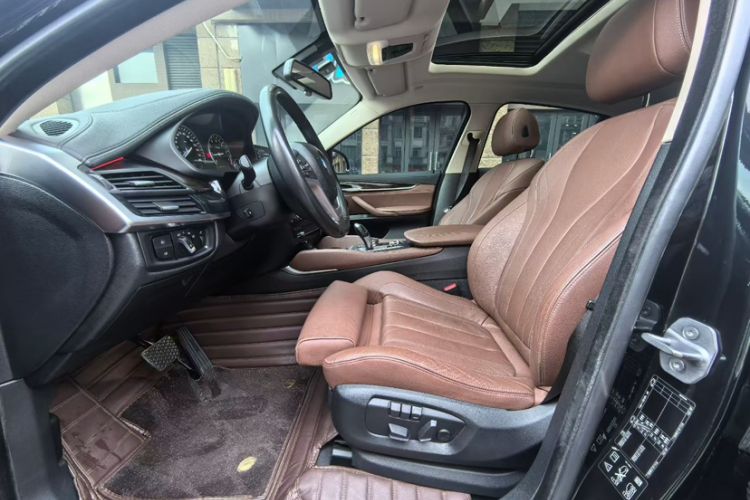 Used BMW X6 2017 xDrive28i Interior 4