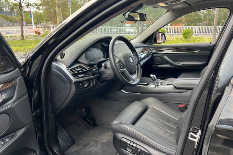 Used BMW X6 2017 xDrive28i Interior 4