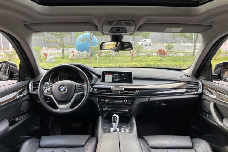 Used BMW X6 2017 xDrive28i Interior 5