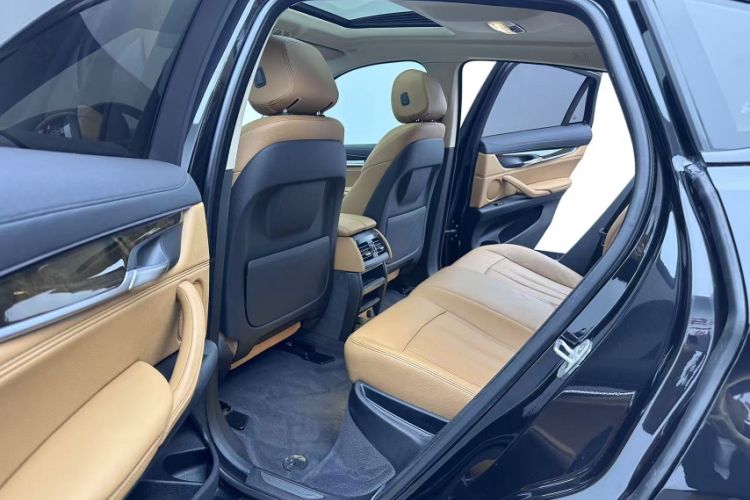 Used BMW X6 2017 xDrive28i Interior 5