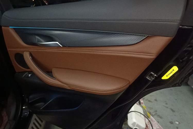 Used BMW X6 2017 xDrive35i Leading Model Interior 6
