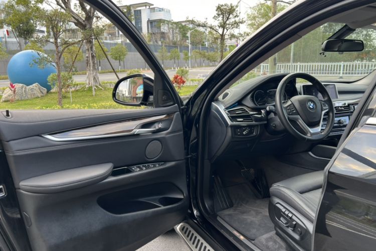 Used BMW X6 2017 xDrive28i Interior 6