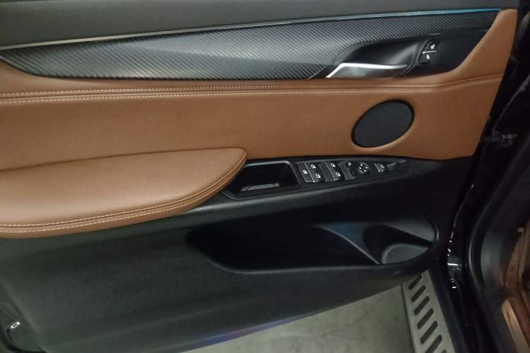 Used BMW X6 2017 xDrive35i Leading Model Interior 7