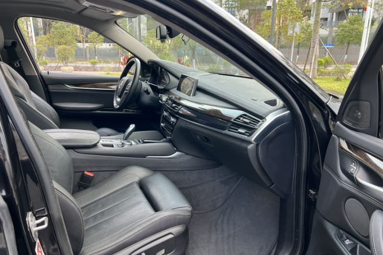 Used BMW X6 2017 xDrive28i Interior 7