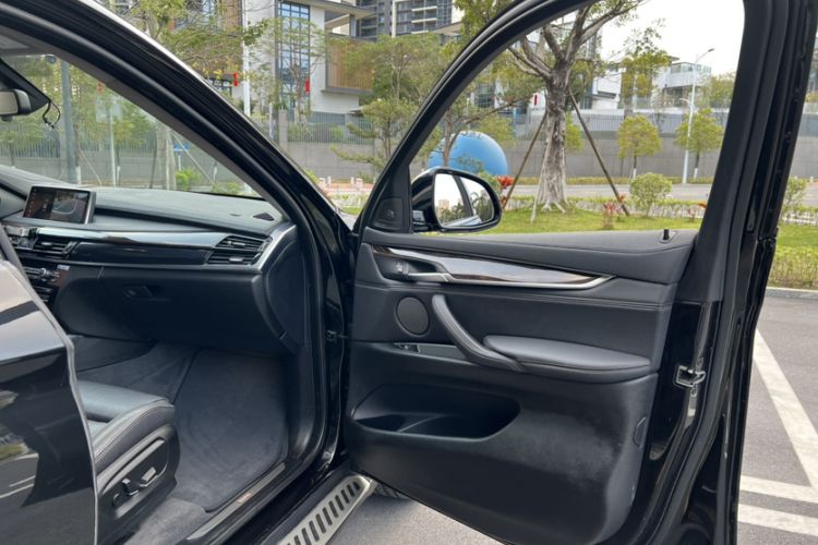 Used BMW X6 2017 xDrive28i Interior 8