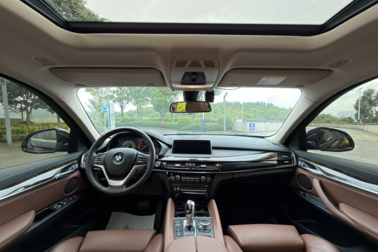 Used BMW X6 2017 xDrive28i Interior 8