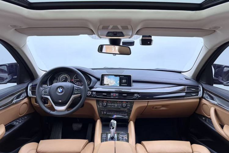 Used BMW X6 2017 xDrive28i Interior 8