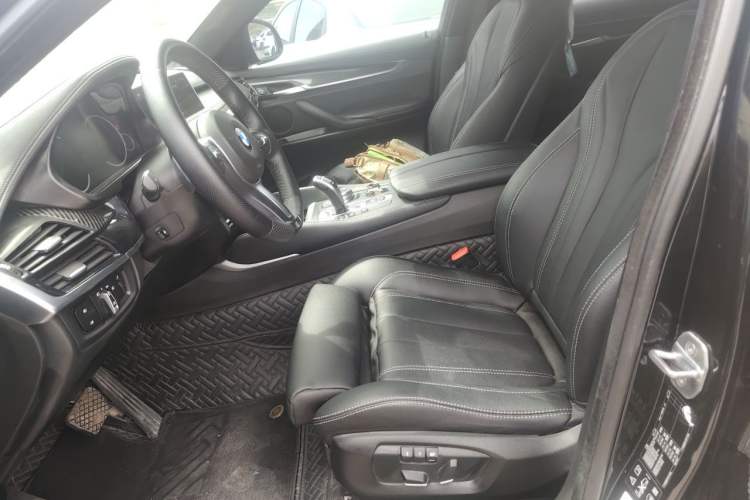 Used BMW X6 2017 xDrive35i M Sport Middle East Left Front Seat