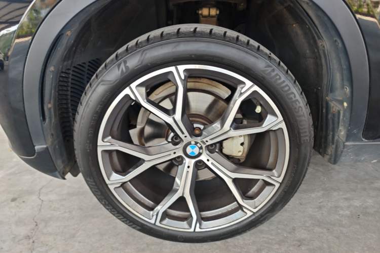 Used BMW X6 2017 xDrive28i Left Front Wheel Hub