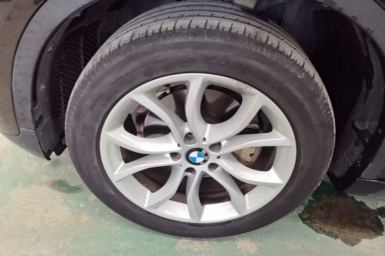 Used BMW X6 2017 xDrive28i Left Front Wheel Hub