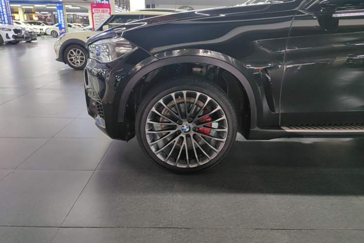 Used BMW X6 2017 xDrive28i Left Front Wheel Hub