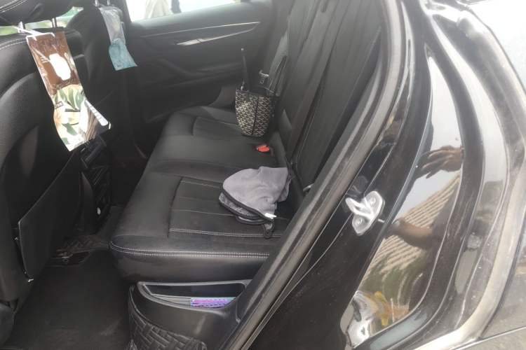 Used BMW X6 2017 xDrive35i M Sport Middle East Left Rear Seat
