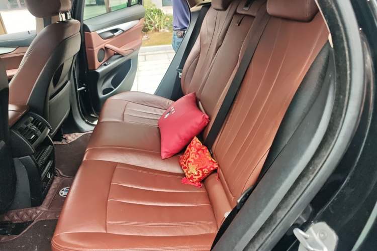 Used BMW X6 2017 xDrive35i Leading Model Left Rear Seat
