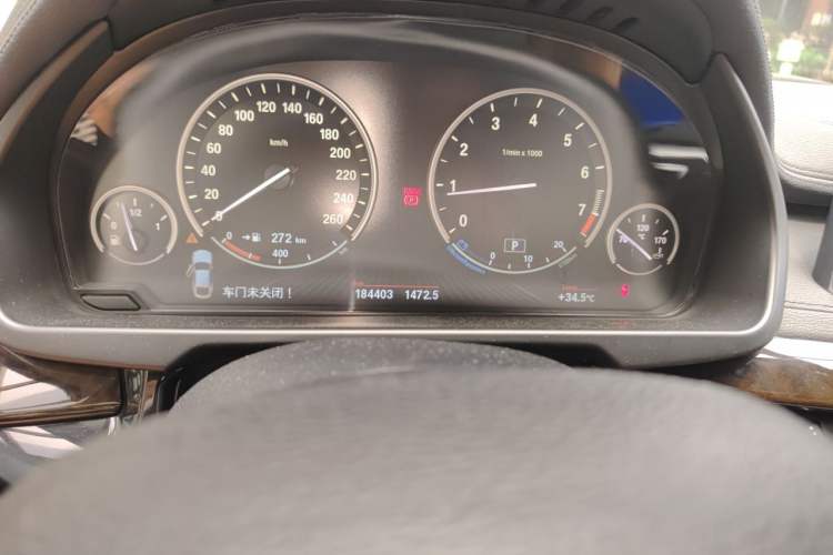 Used BMW X6 2017 xDrive28i Odometer Close Up
