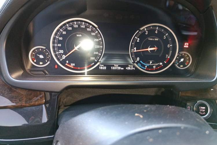 Used BMW X6 2017 xDrive28i Odometer Close Up