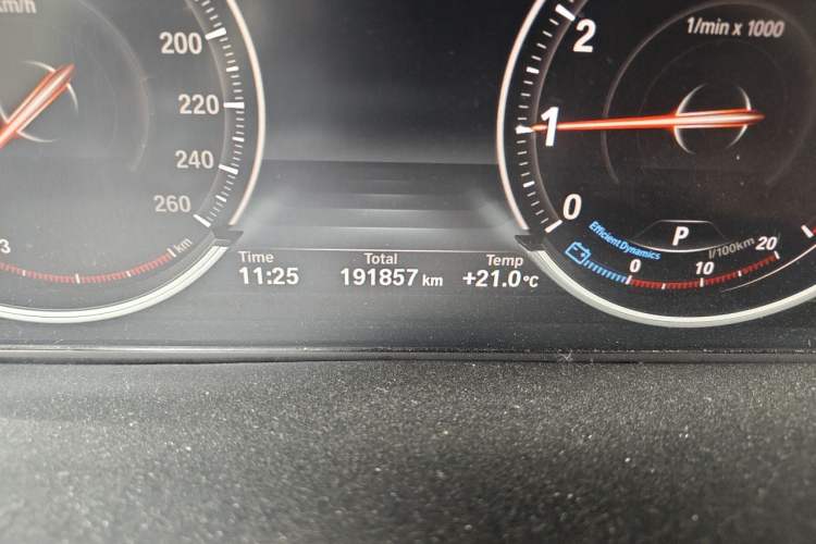Used BMW X6 2017 xDrive35i Leading Model Odometer Close Up