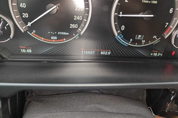 Used BMW X6  Odometer Close Up