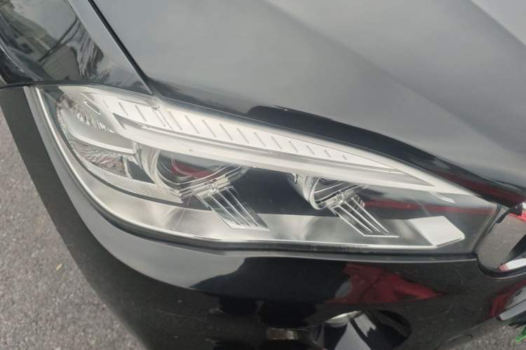 Used BMW X6  Right Front Headlight